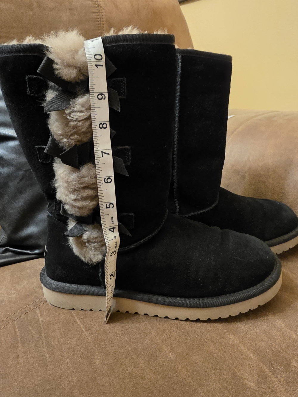 Koolaburra By UGG Black Faux-Suede Winter Boots with Fur Pom Trim SIZE 8